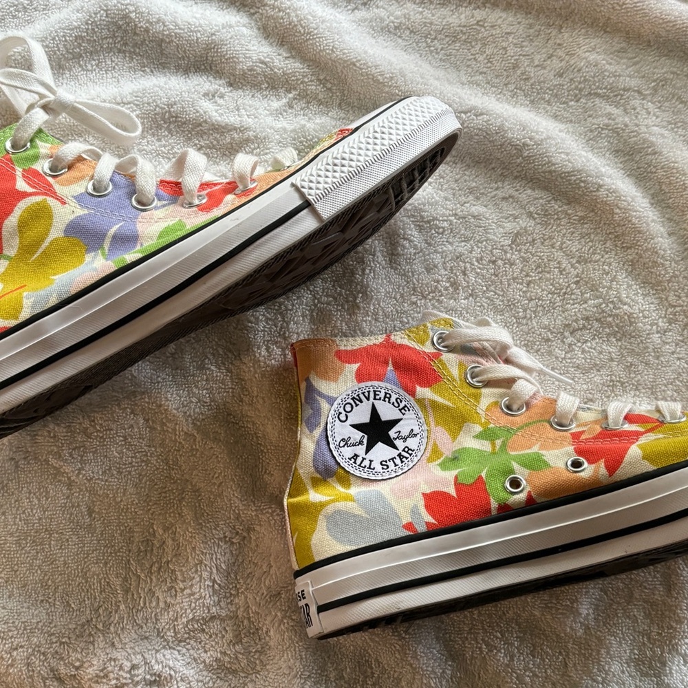 Converse Chuck Taylor All Star High Top Floral size 8 Womens